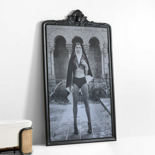 Post Chaste Designer Frame